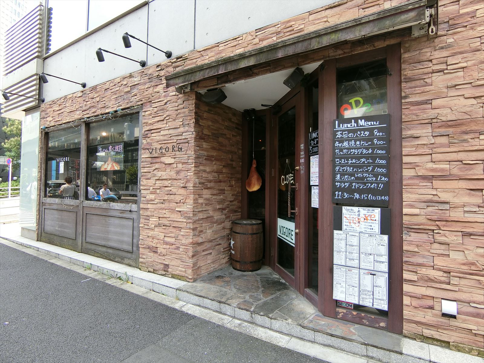 1階の飲食店