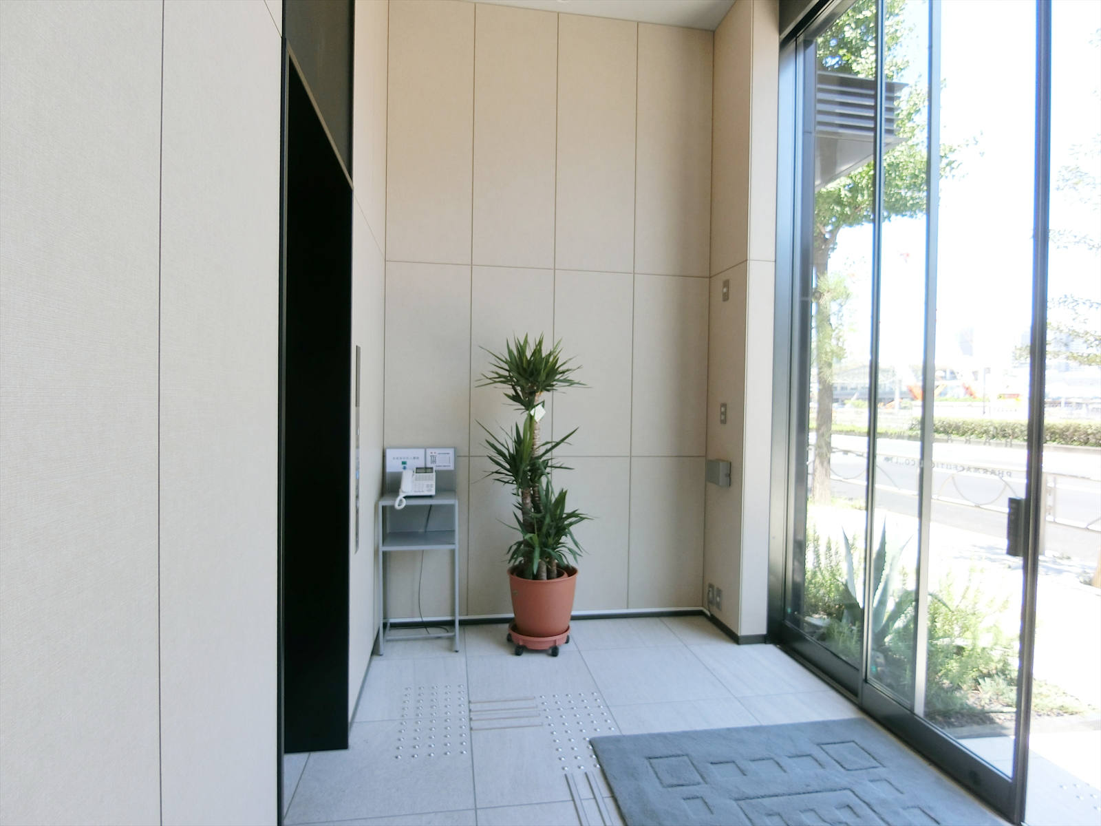 エントランスホール