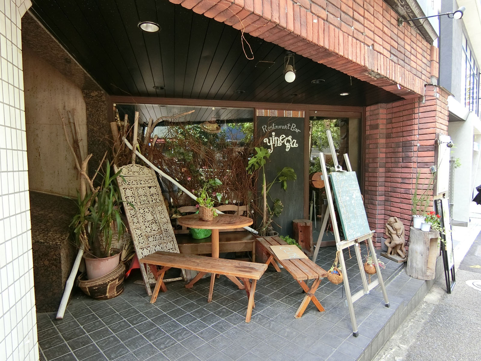 1階飲食店の様子