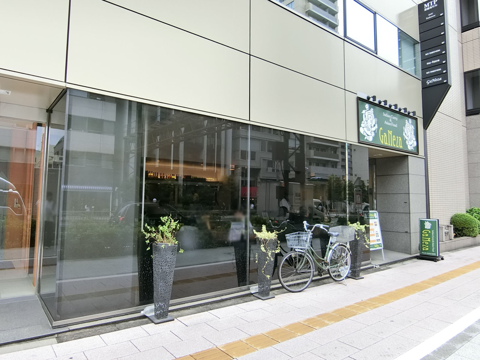 1階の飲食店