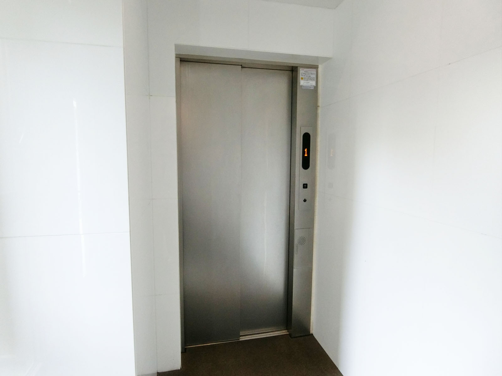 エレベーター（1基）