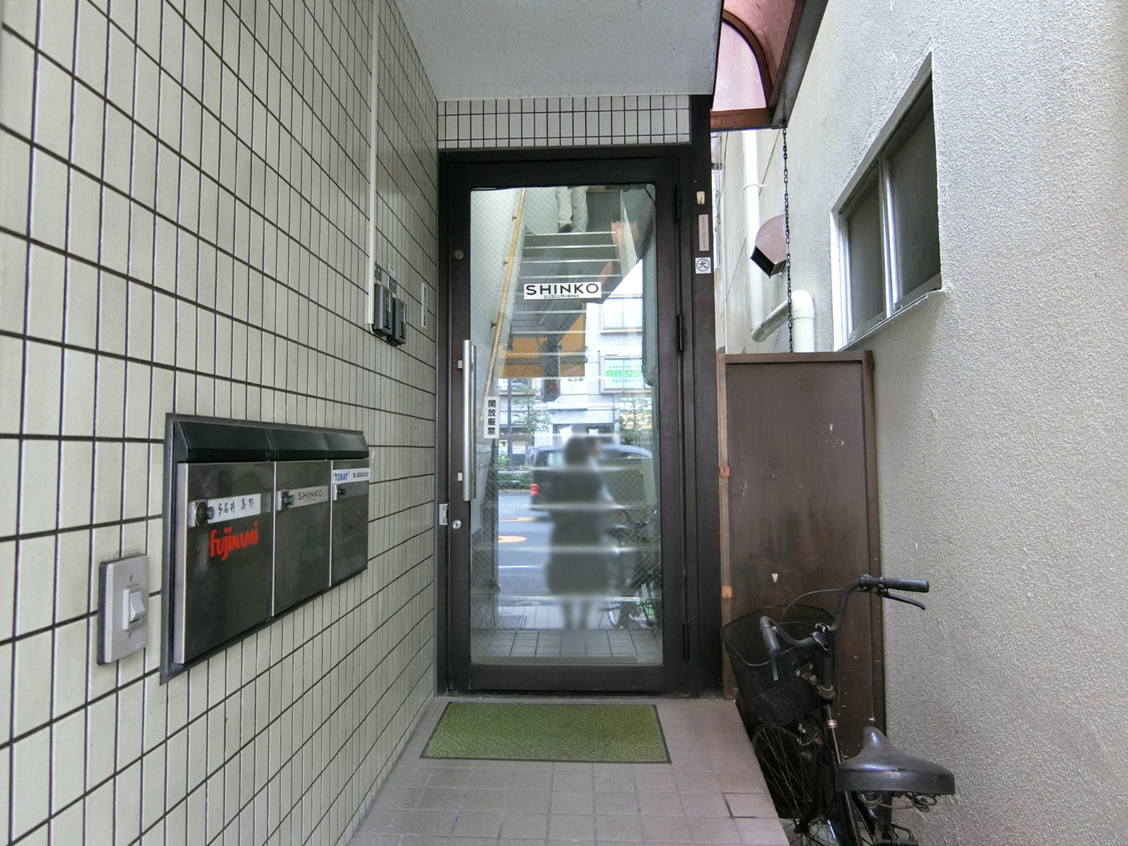 物件出入口