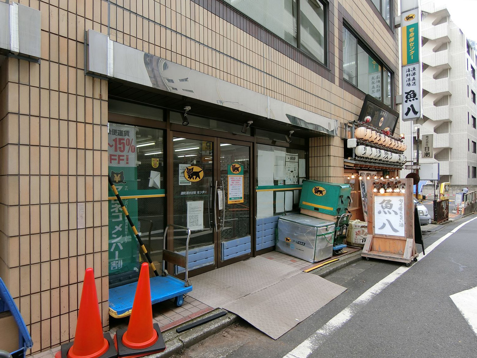 1階テナントの様子