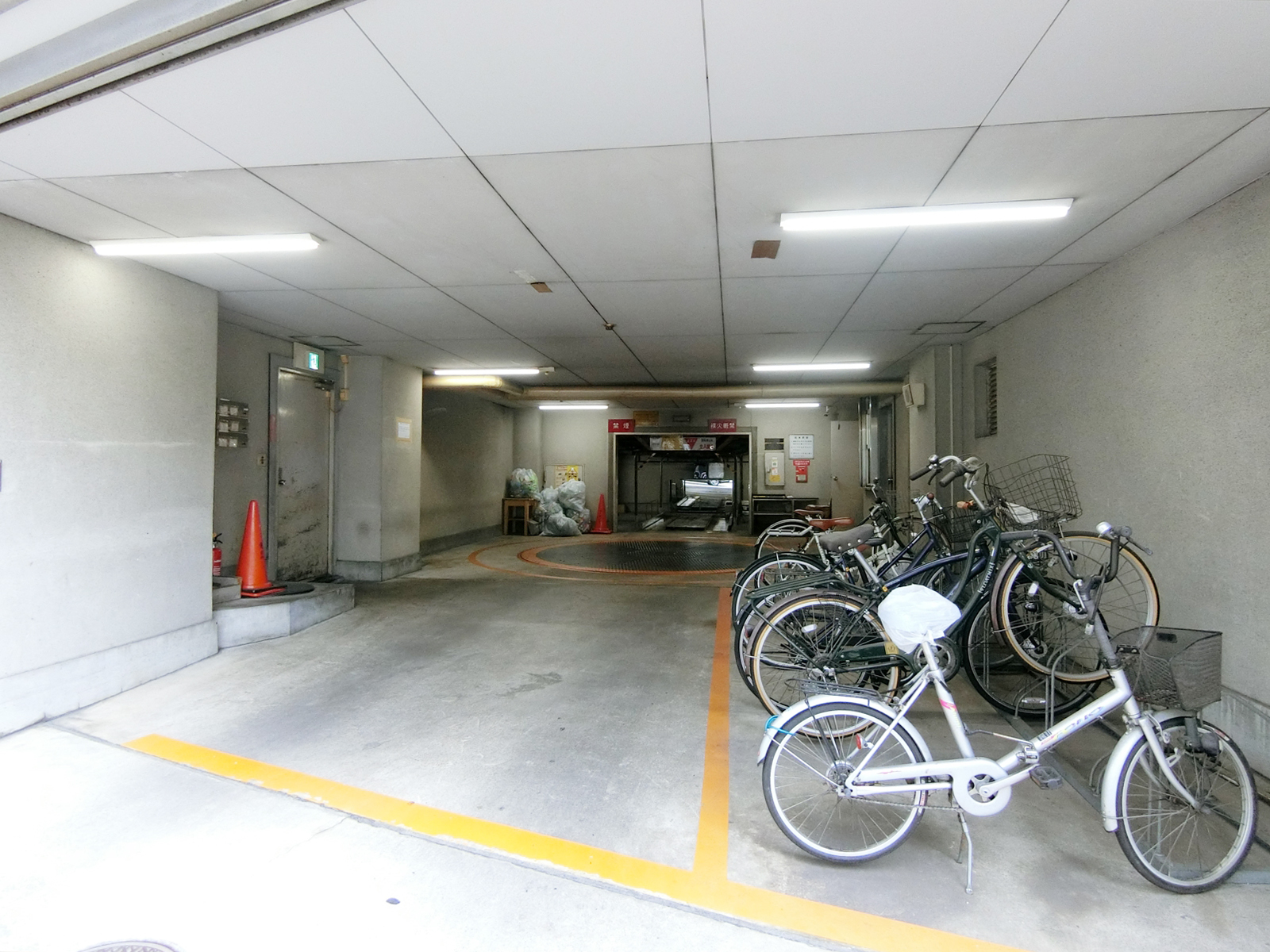 駐車場