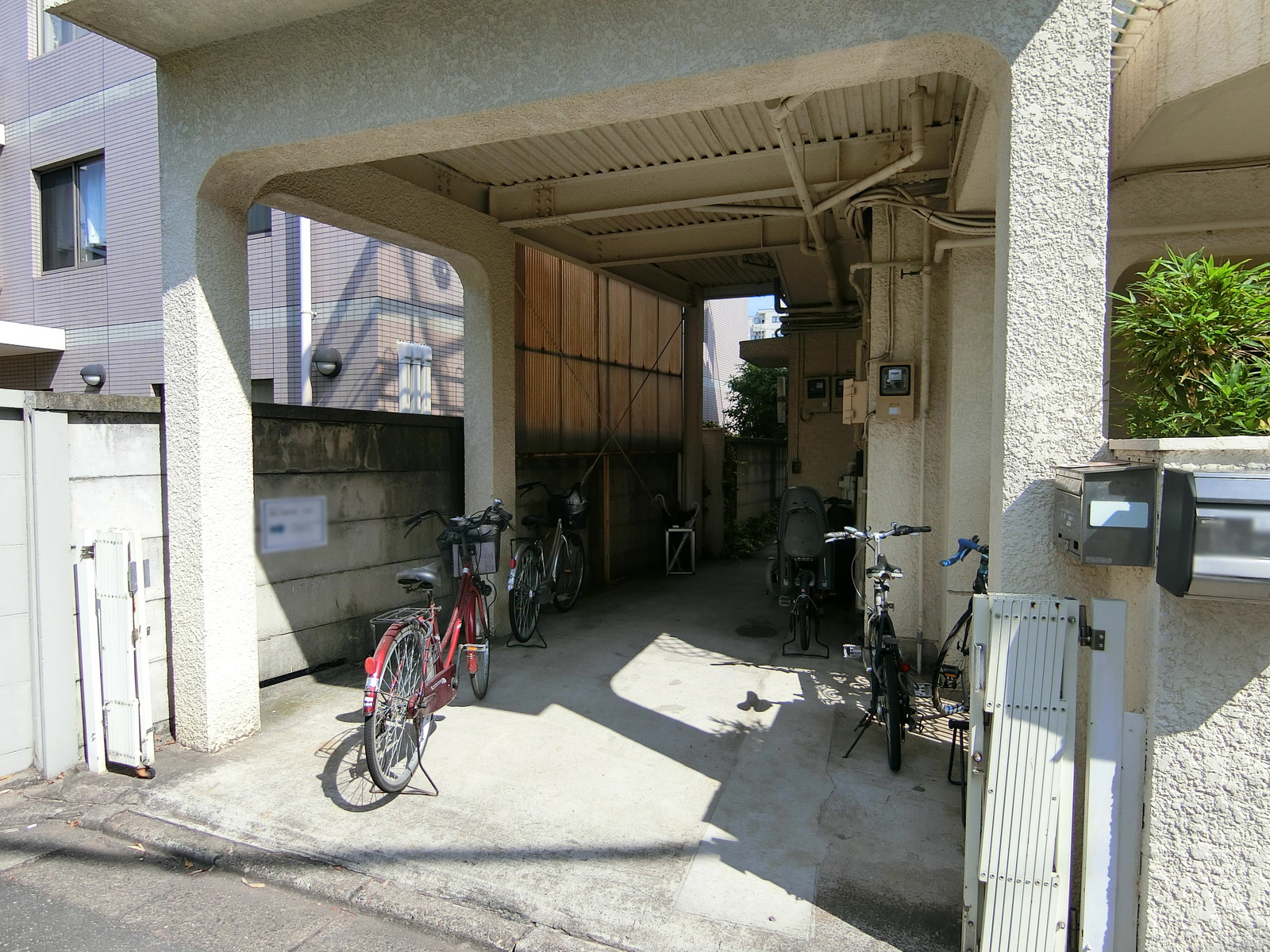 物件出入口