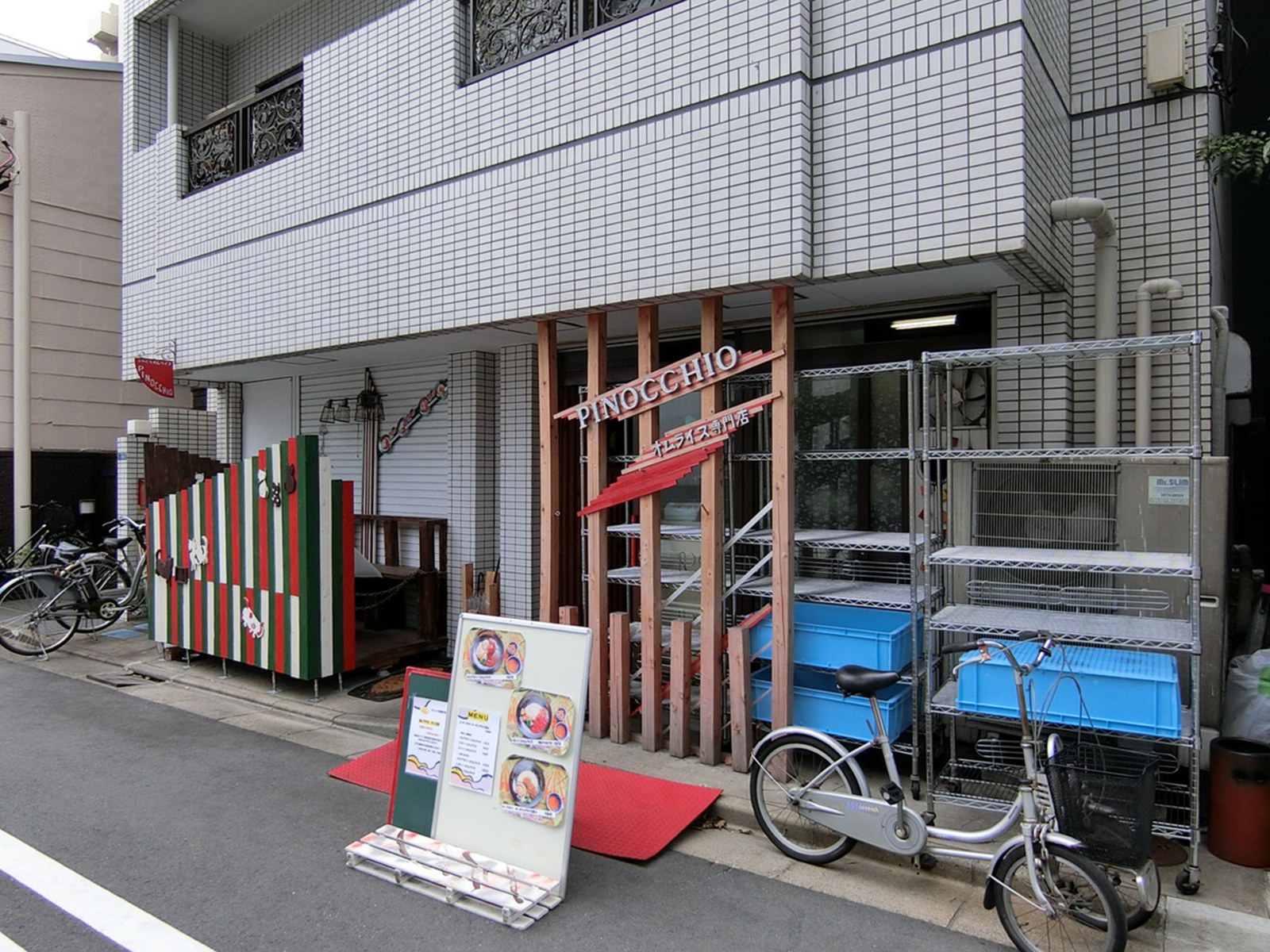 1階飲食店の様子