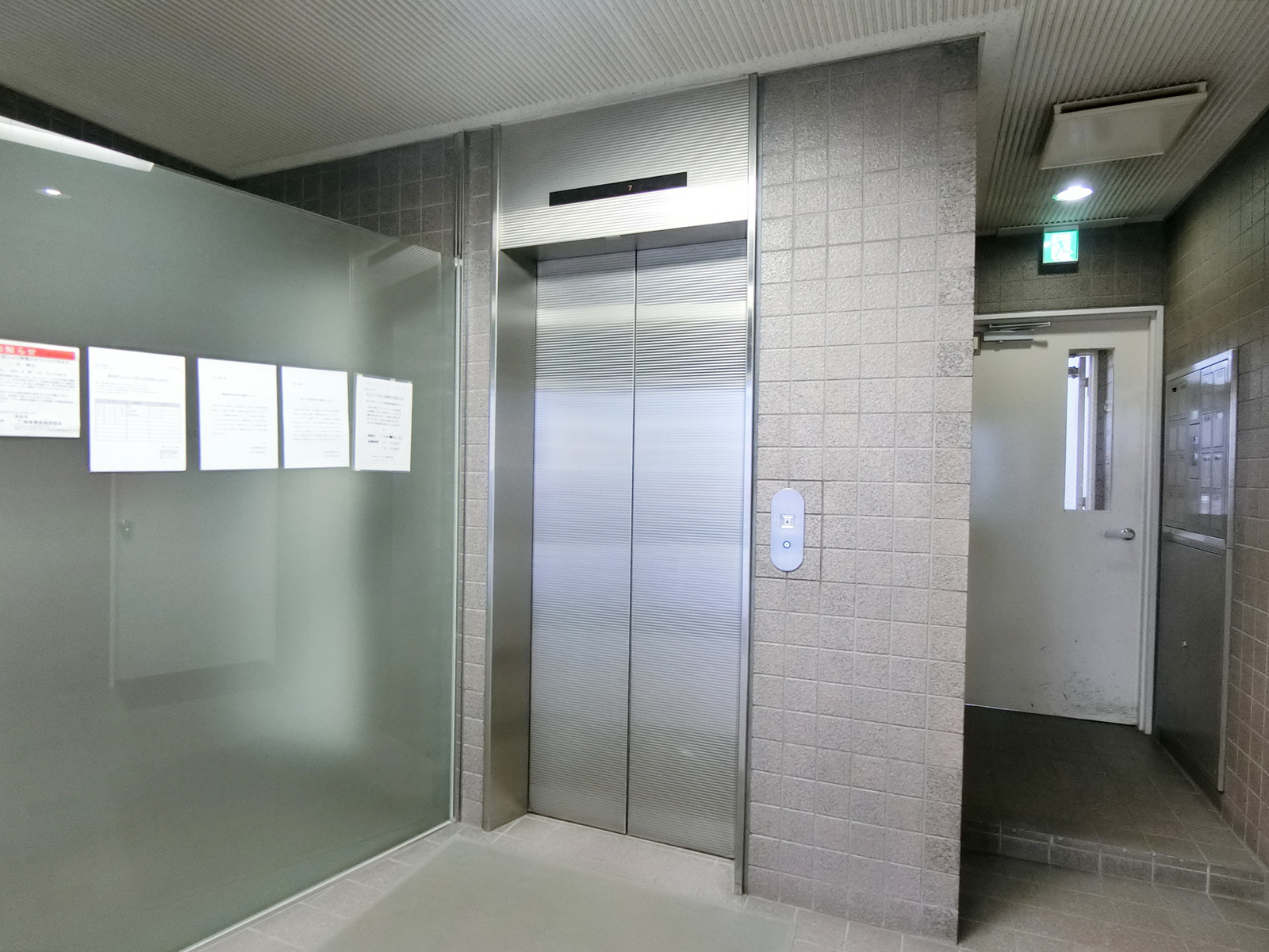 エレベーター(1基)