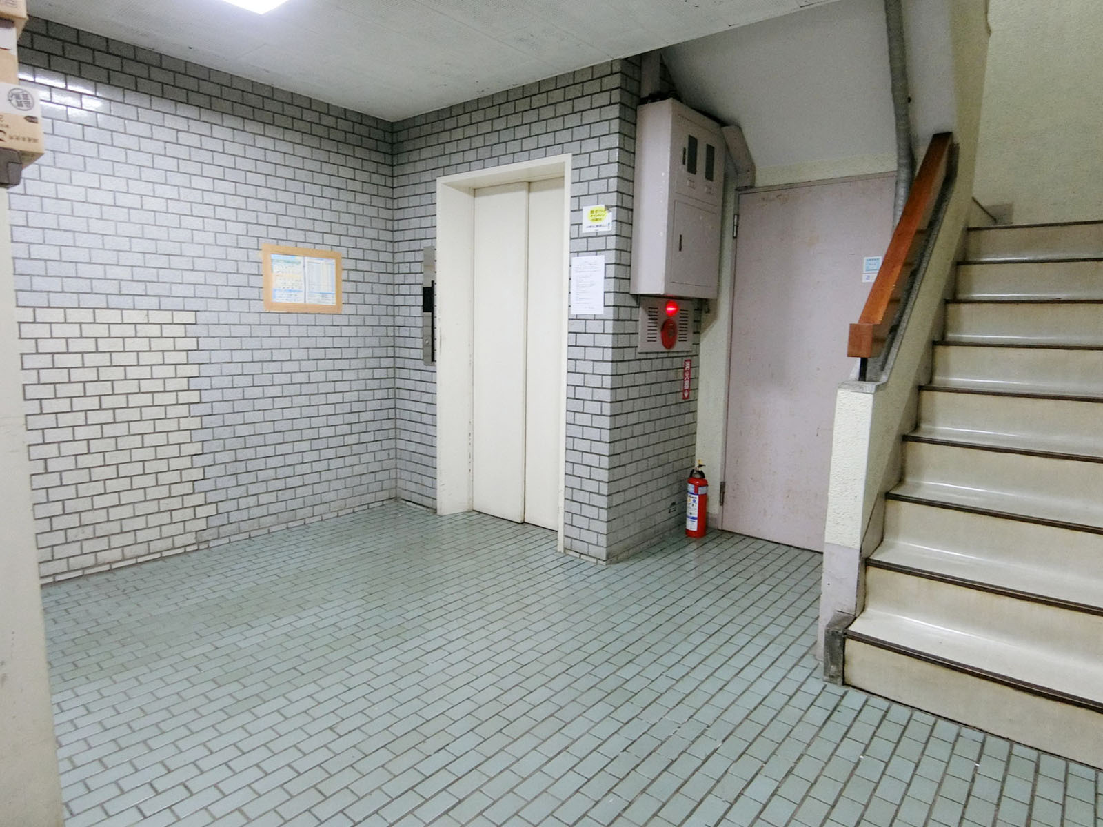 エントランスホール