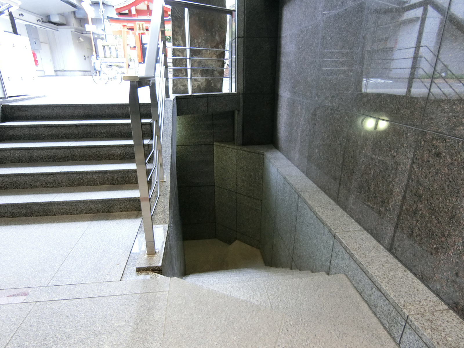 地下への階段