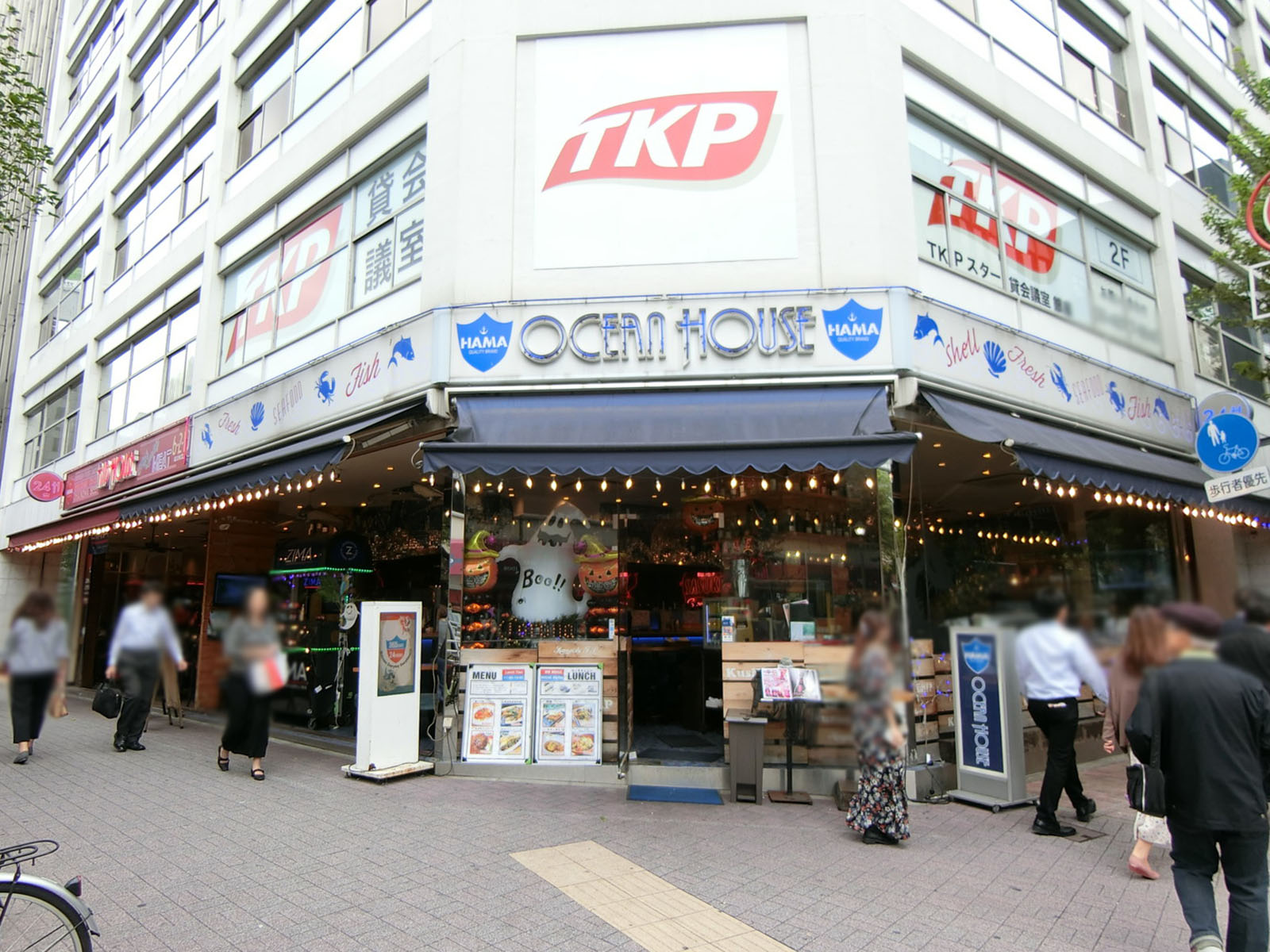 1階飲食店の様子