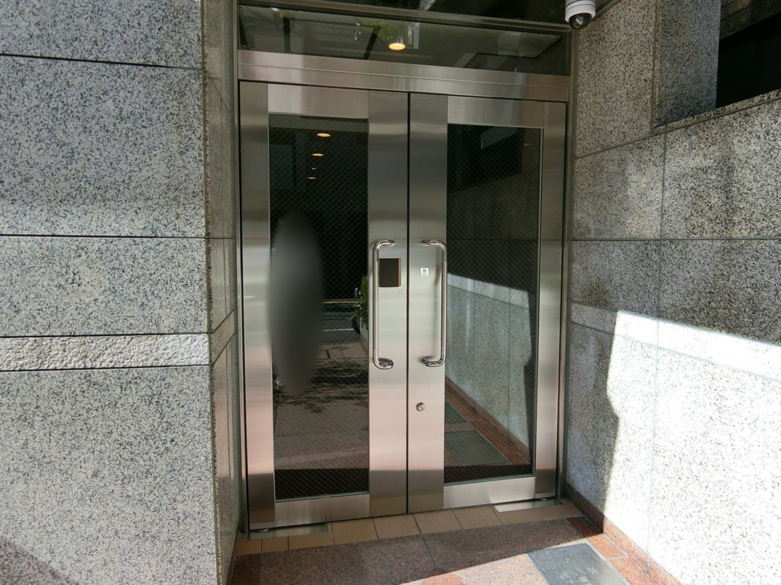 オフィスビル出入口