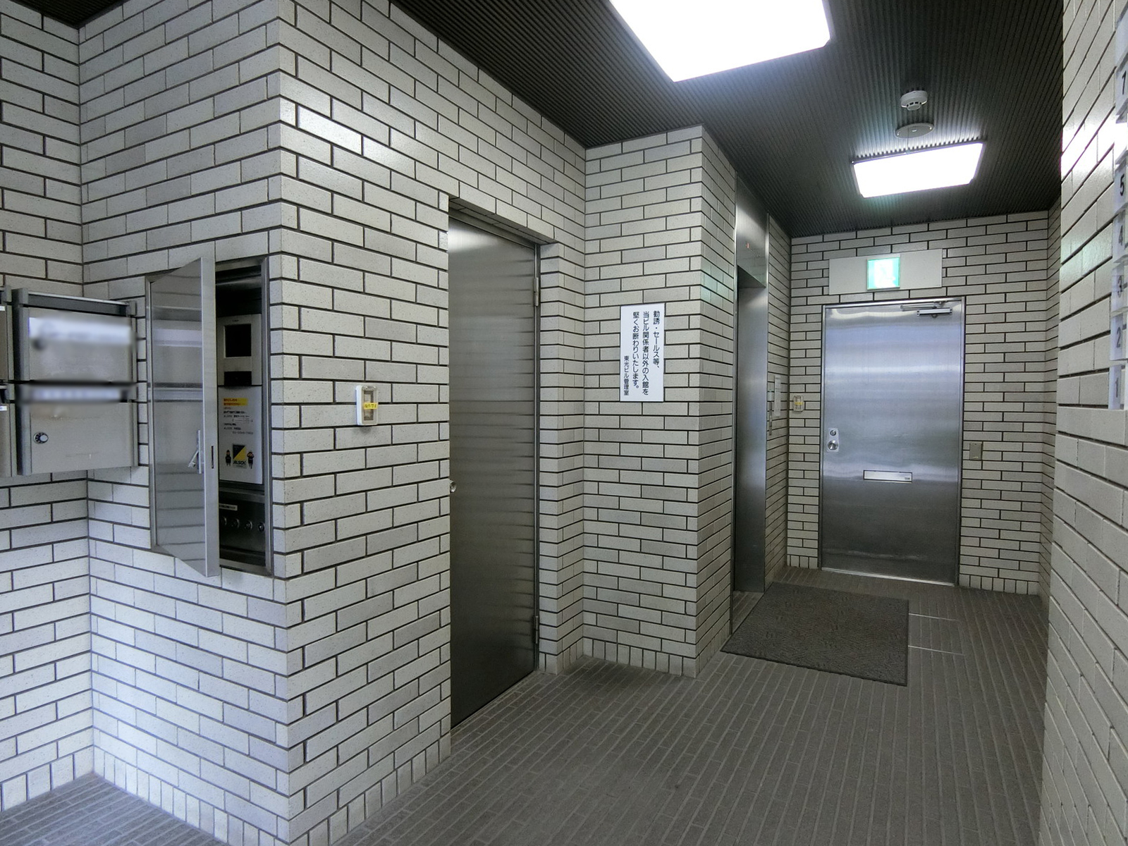 エントランス