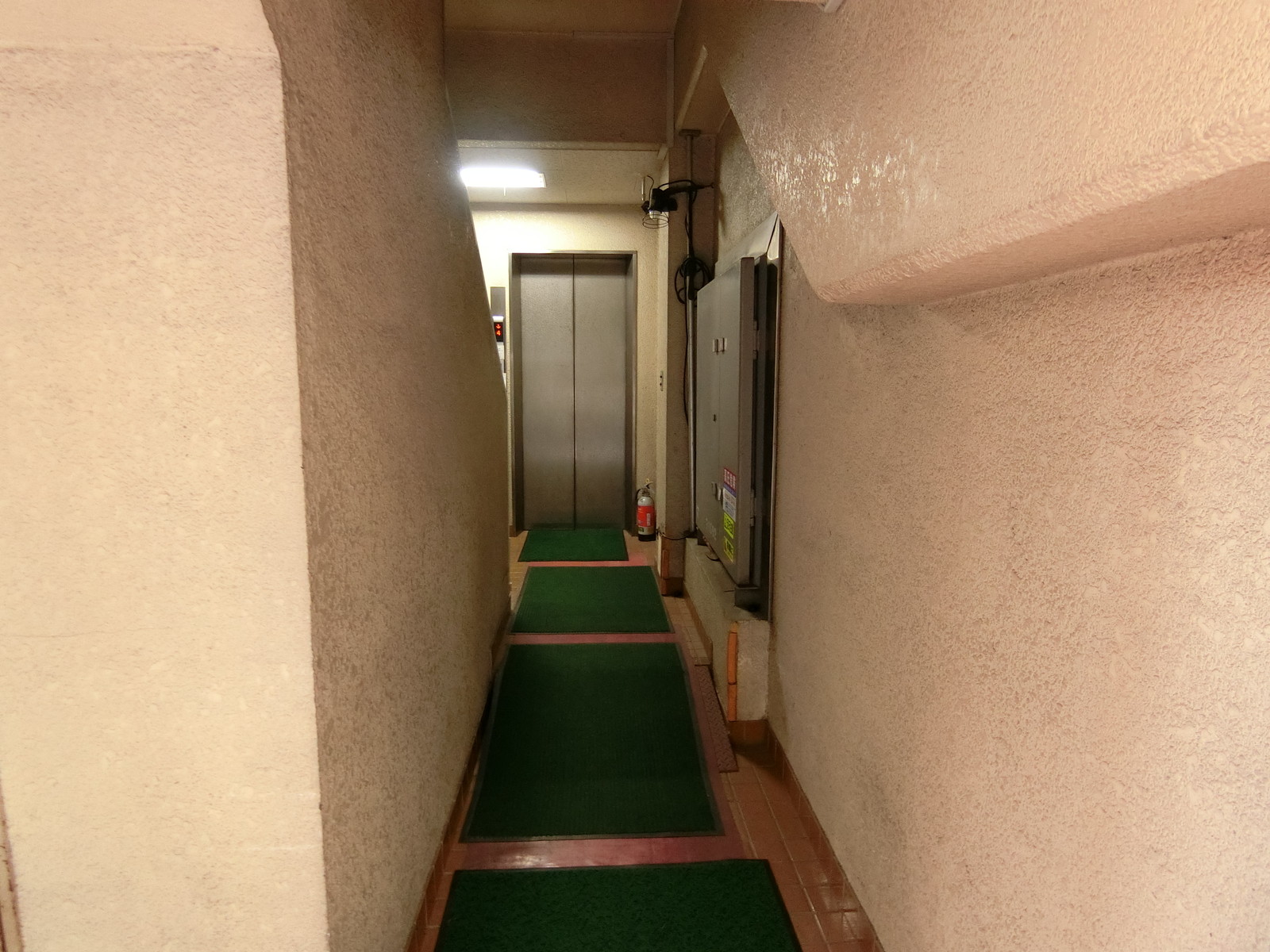 エントランスホール