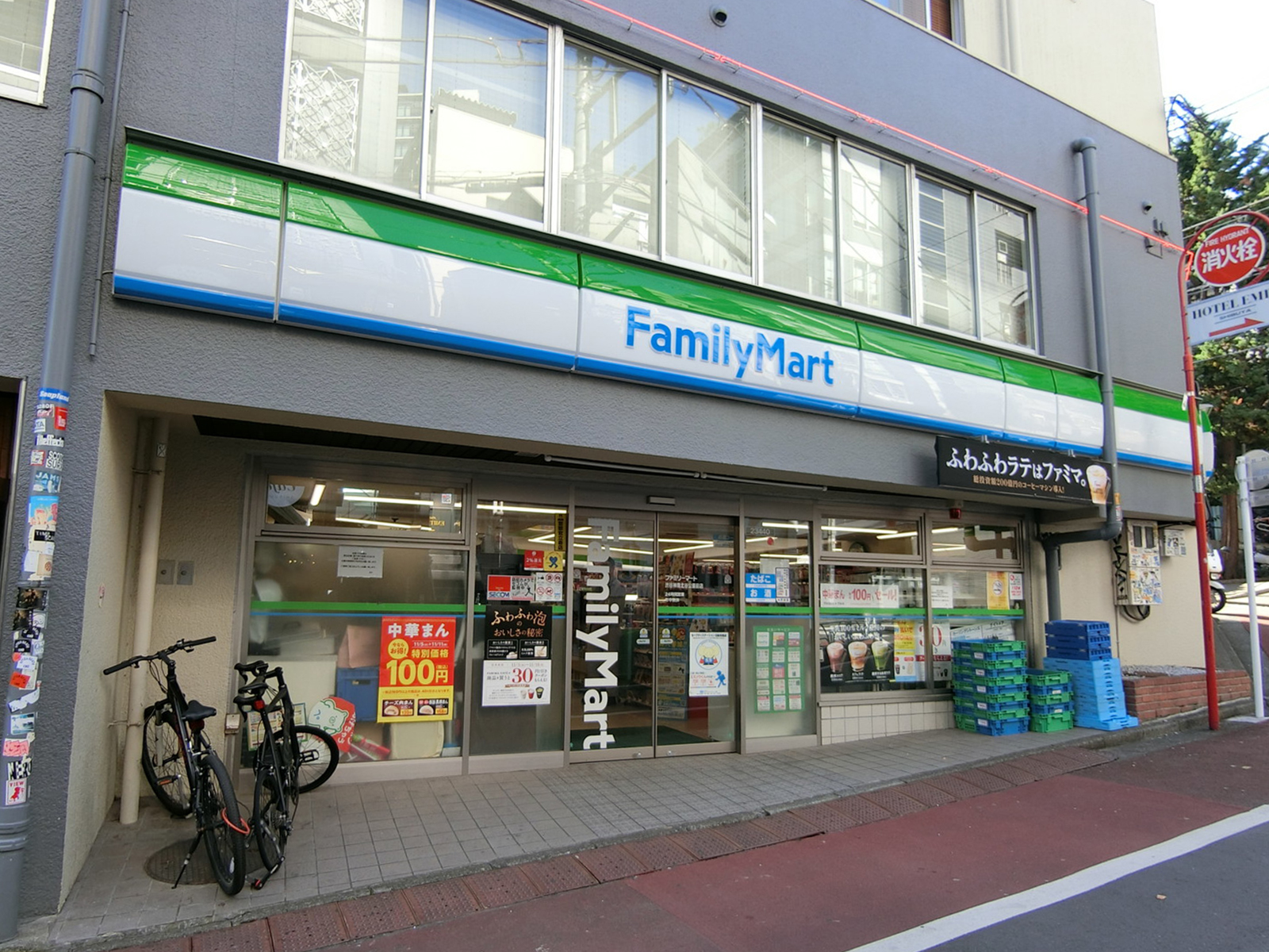 1階のファミリーマート