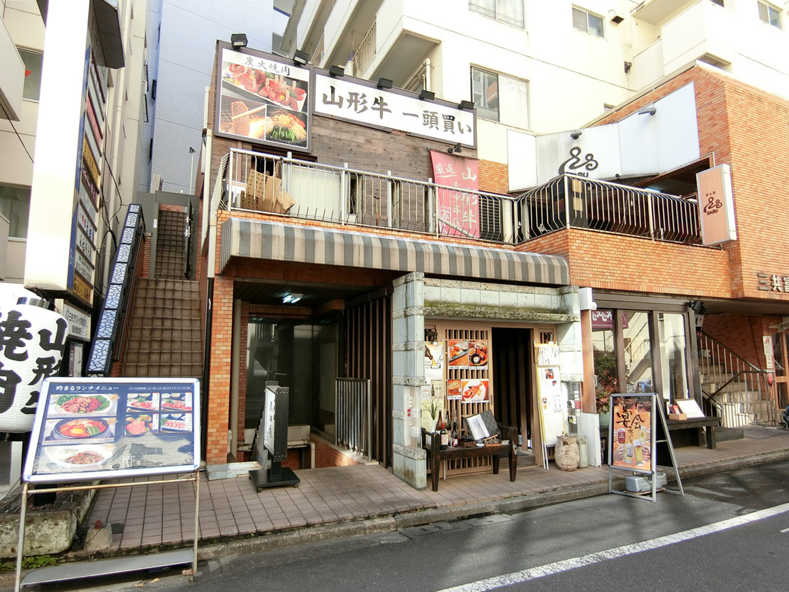 1階飲食店の様子