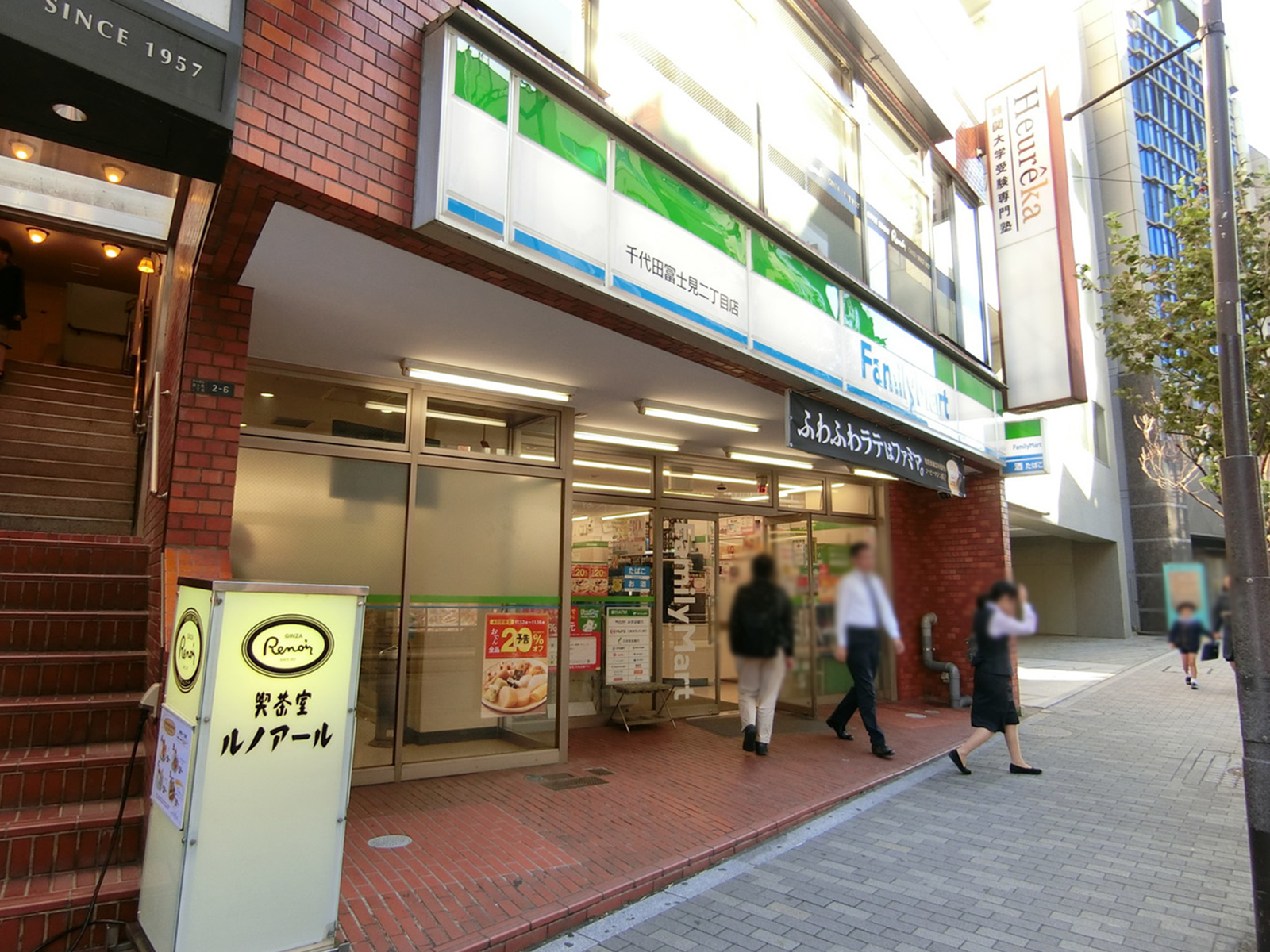1階のファミリーマート