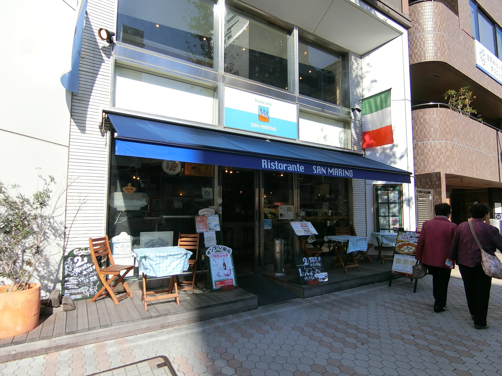 1階の飲食店