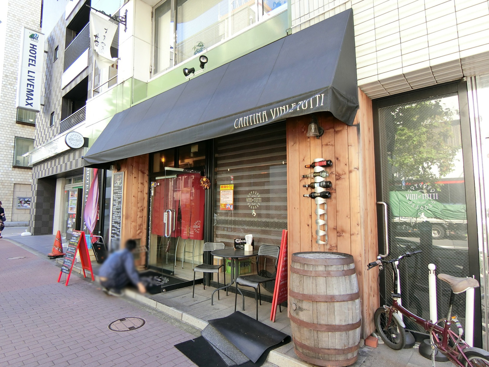 1階飲食店の様子