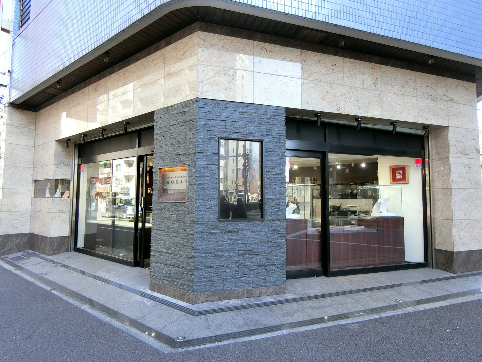 1階テナントの様子