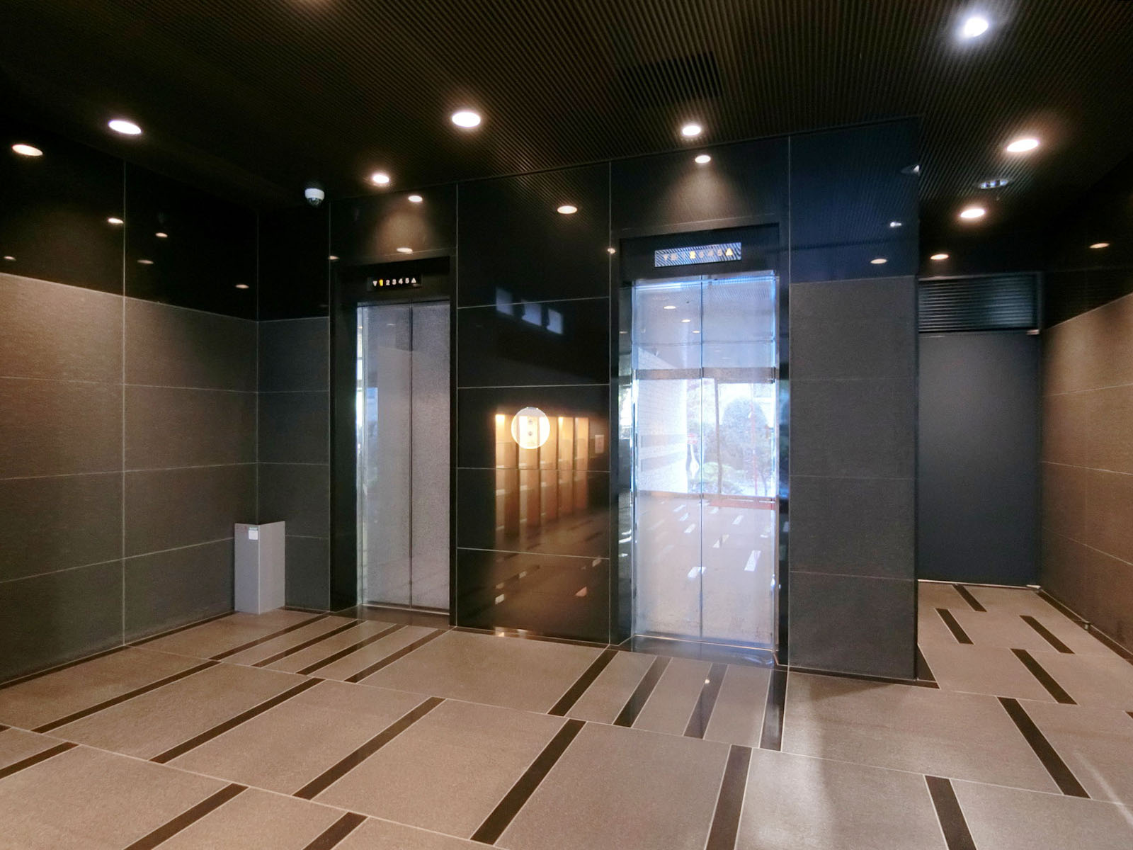 エレベーター(2基)