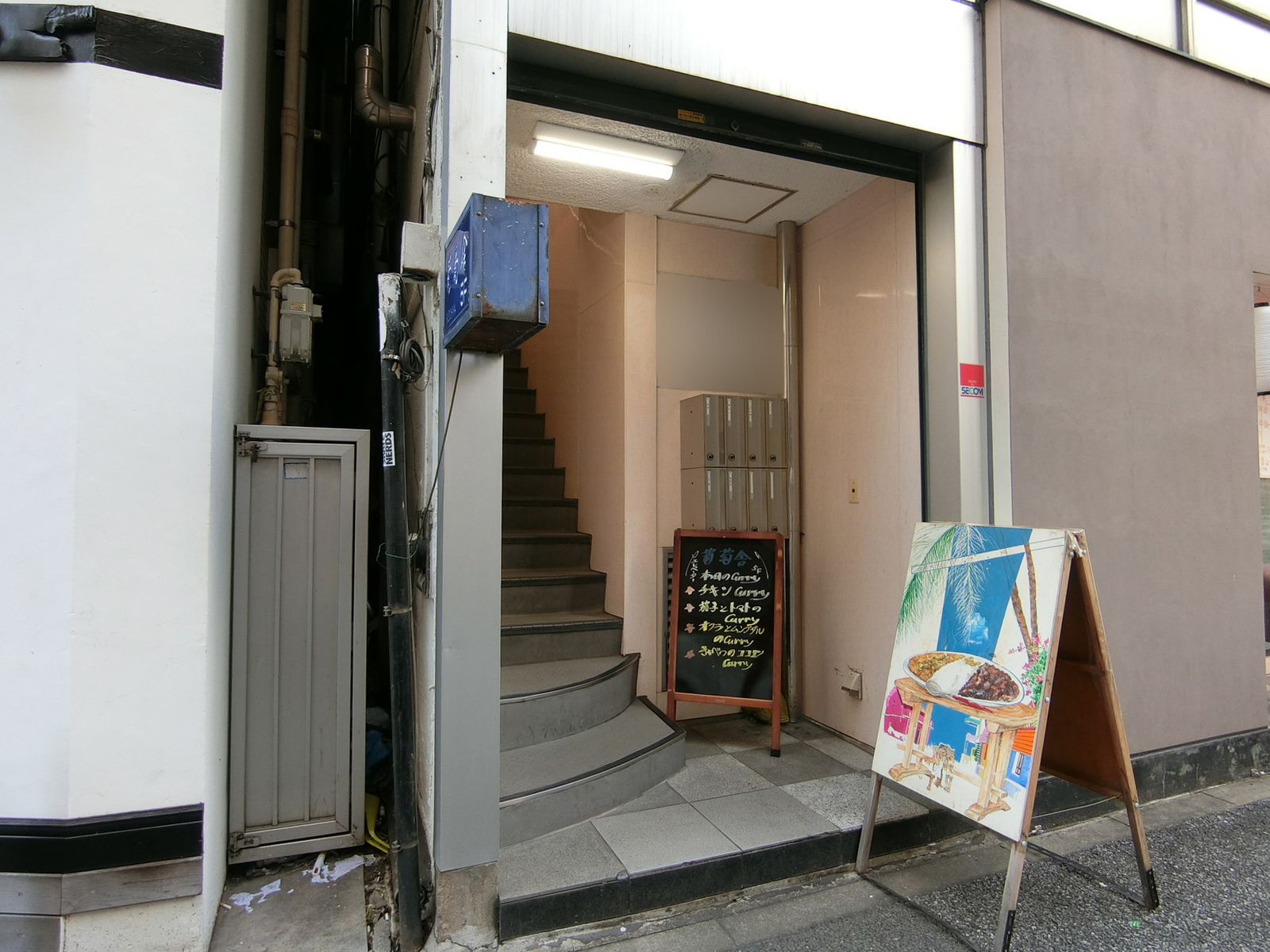 オフィスビル出入口