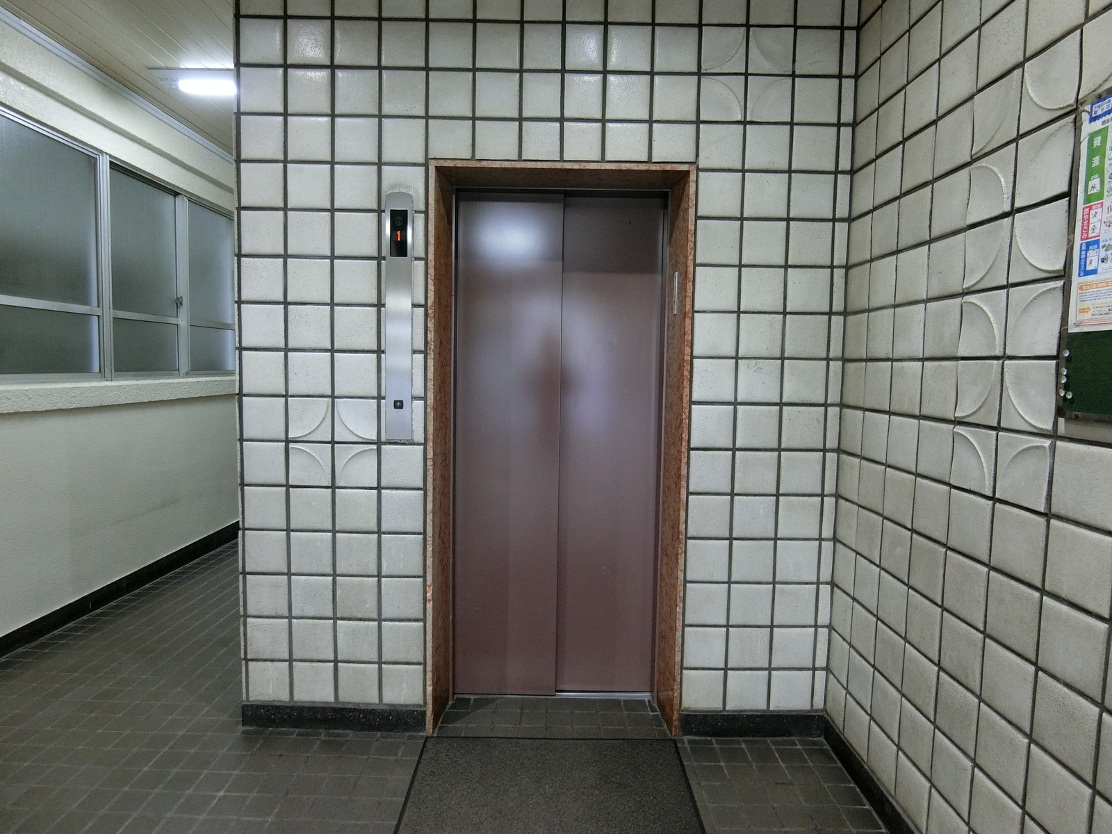 エレベーター(1基)