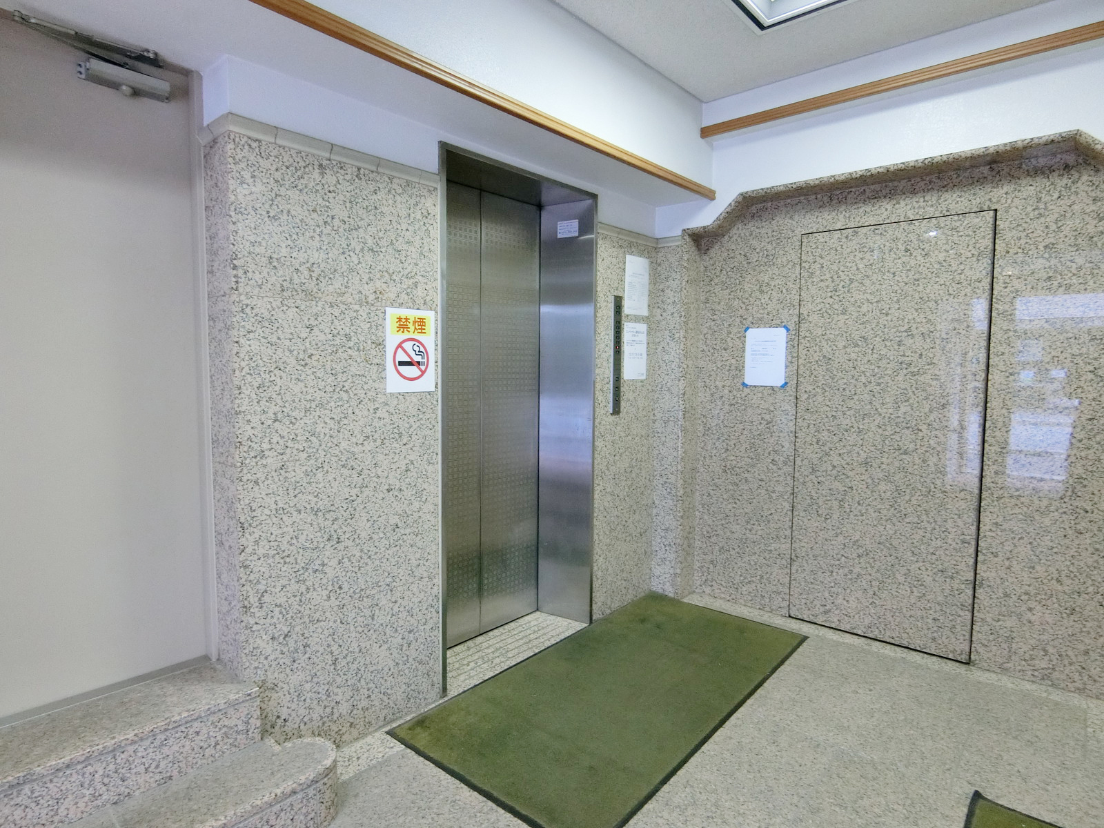 エレベーターホール