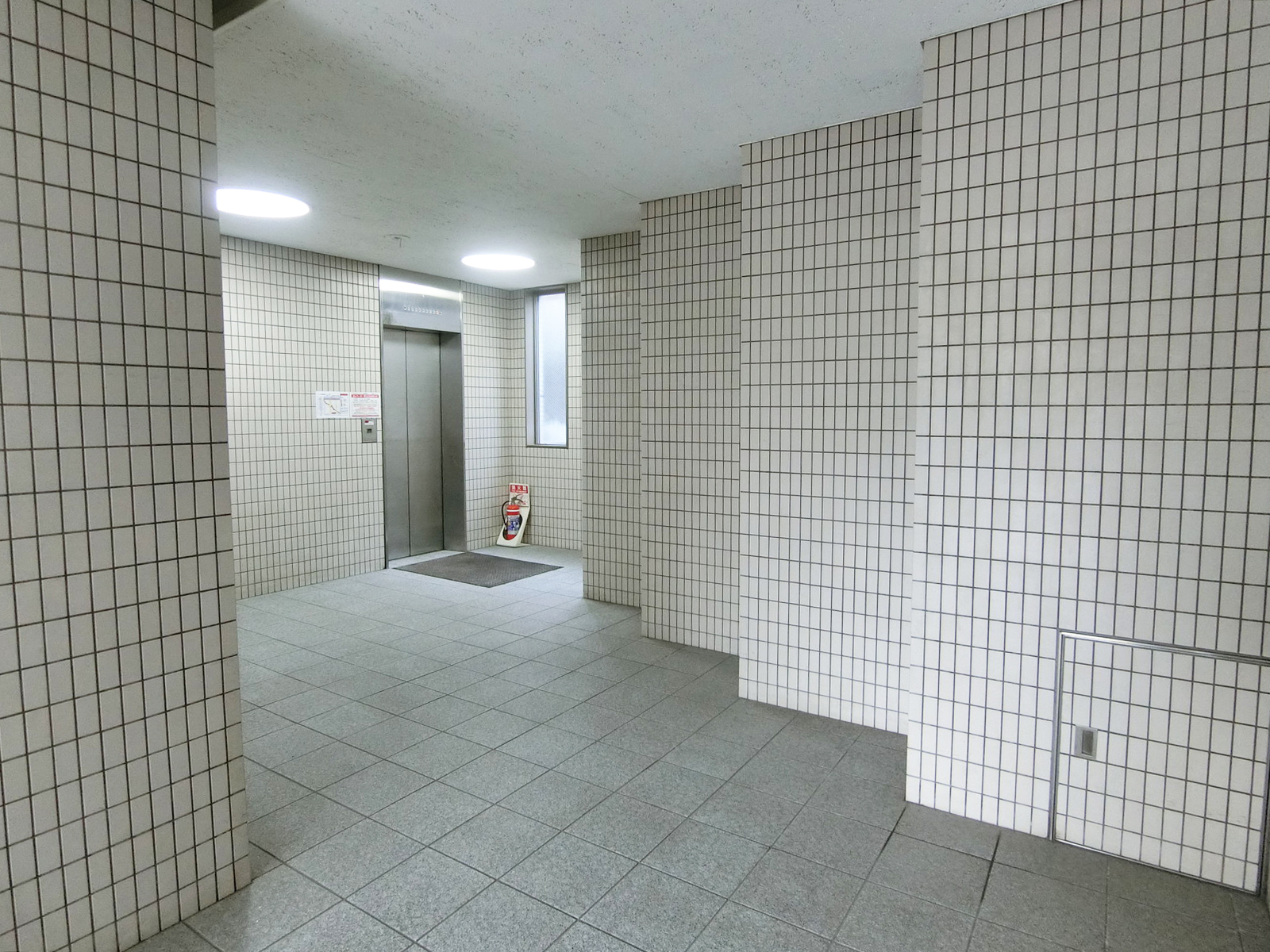 エントランスホール