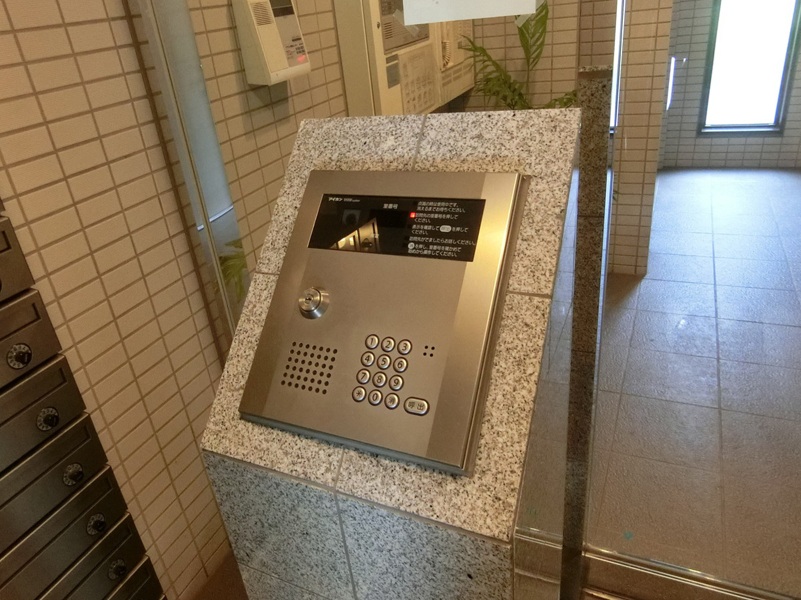 インターホン