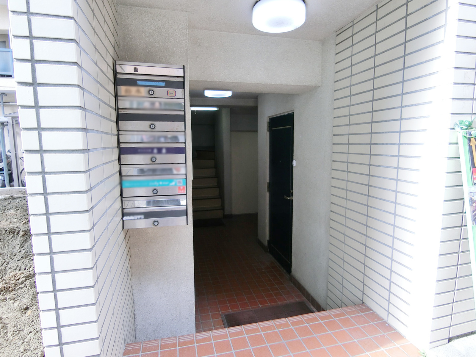 オフィスビル出入口