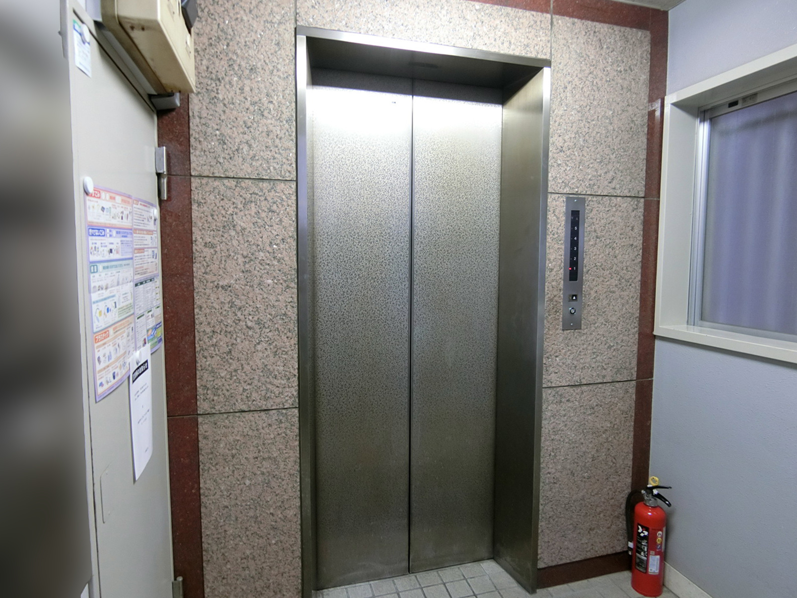 エレベーター