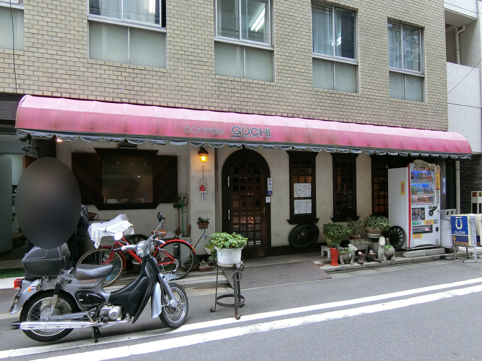 1階飲食店の様子