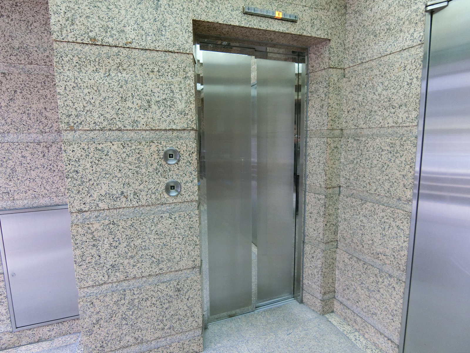 エレベーター