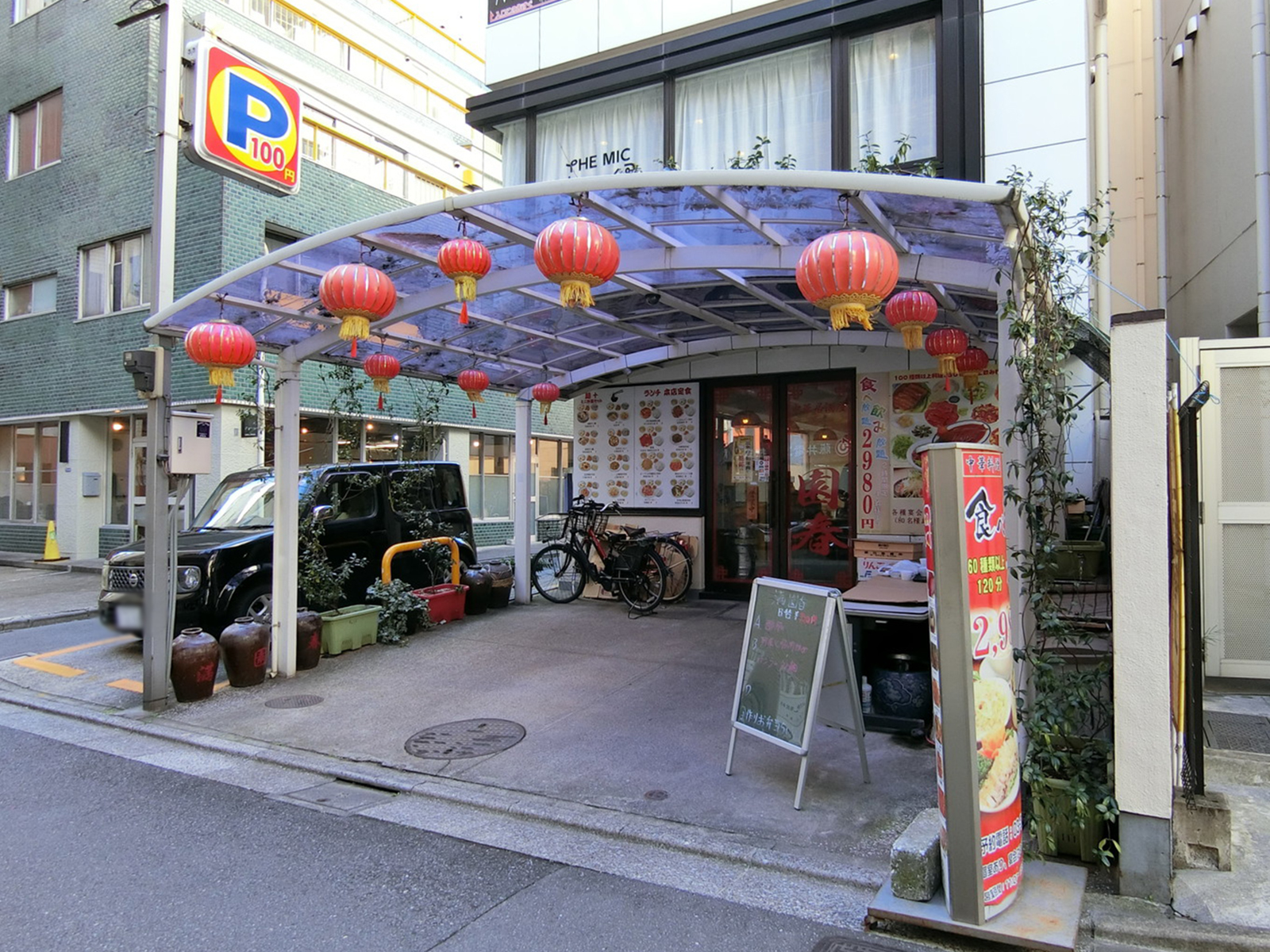 1階飲食店の様子