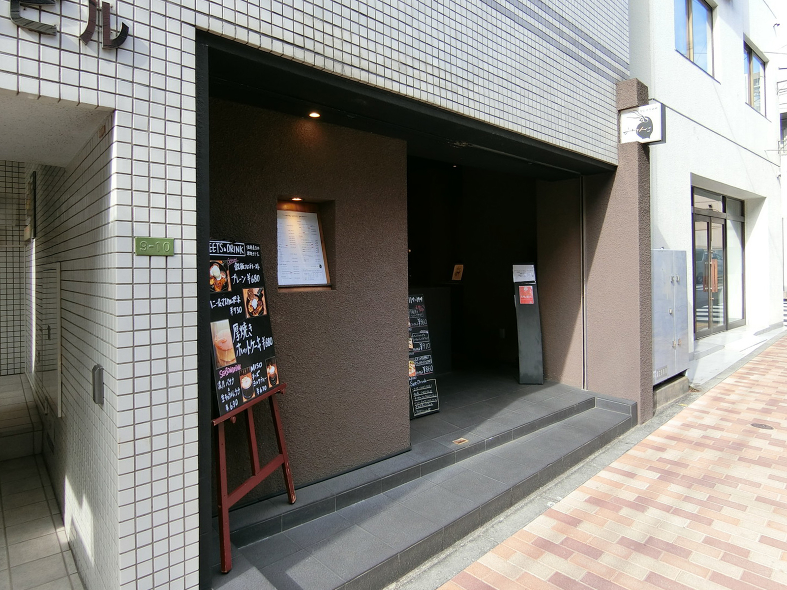 1階飲食店の様子