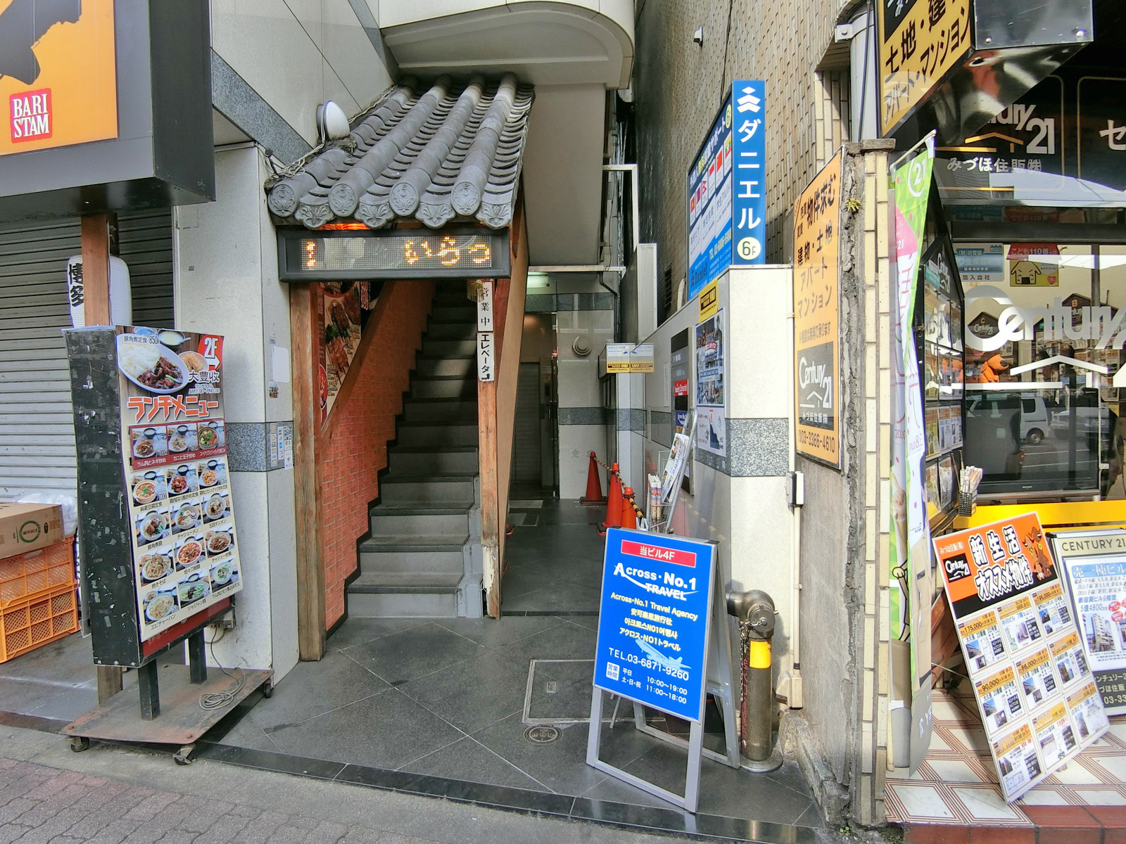 オフィス出入口
