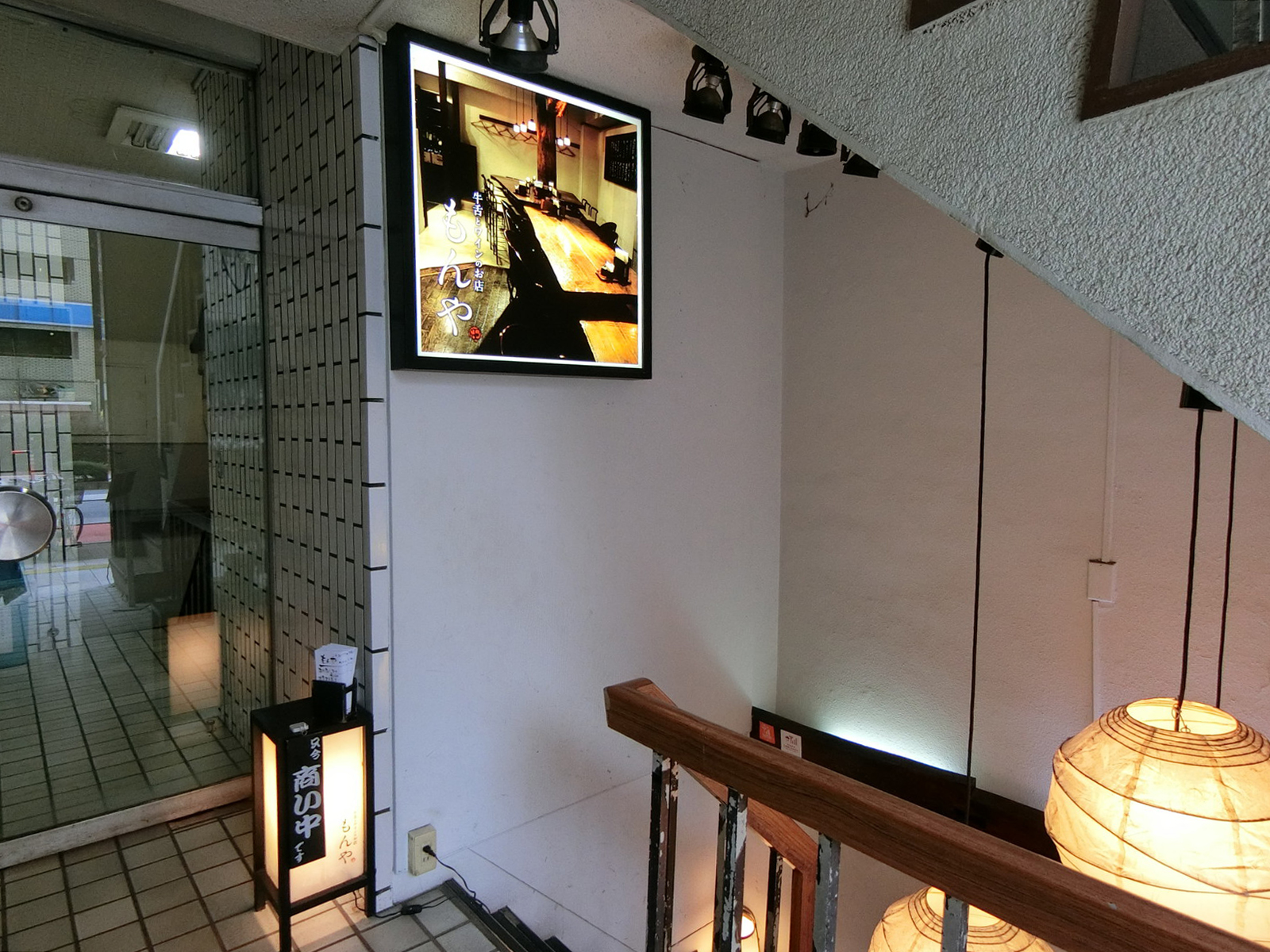 地下1階テナントの出入口