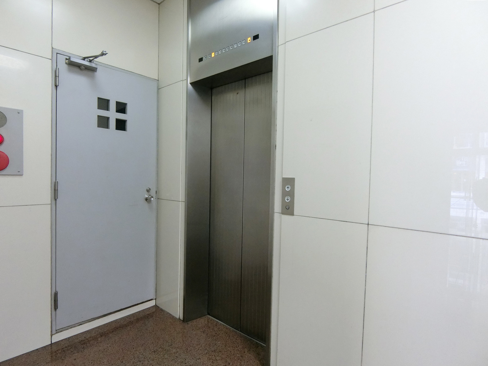 エレベーター
