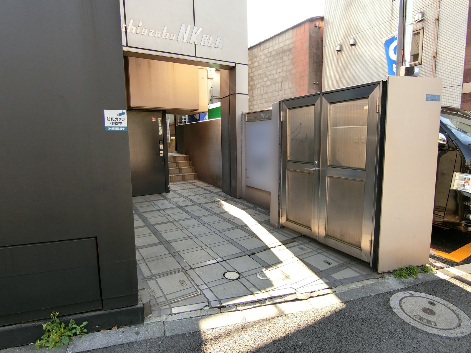 オフィスビル出入口