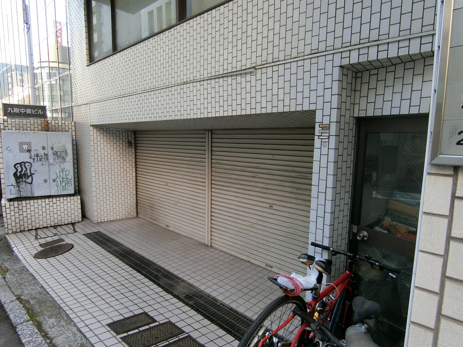 1階シャッター部分