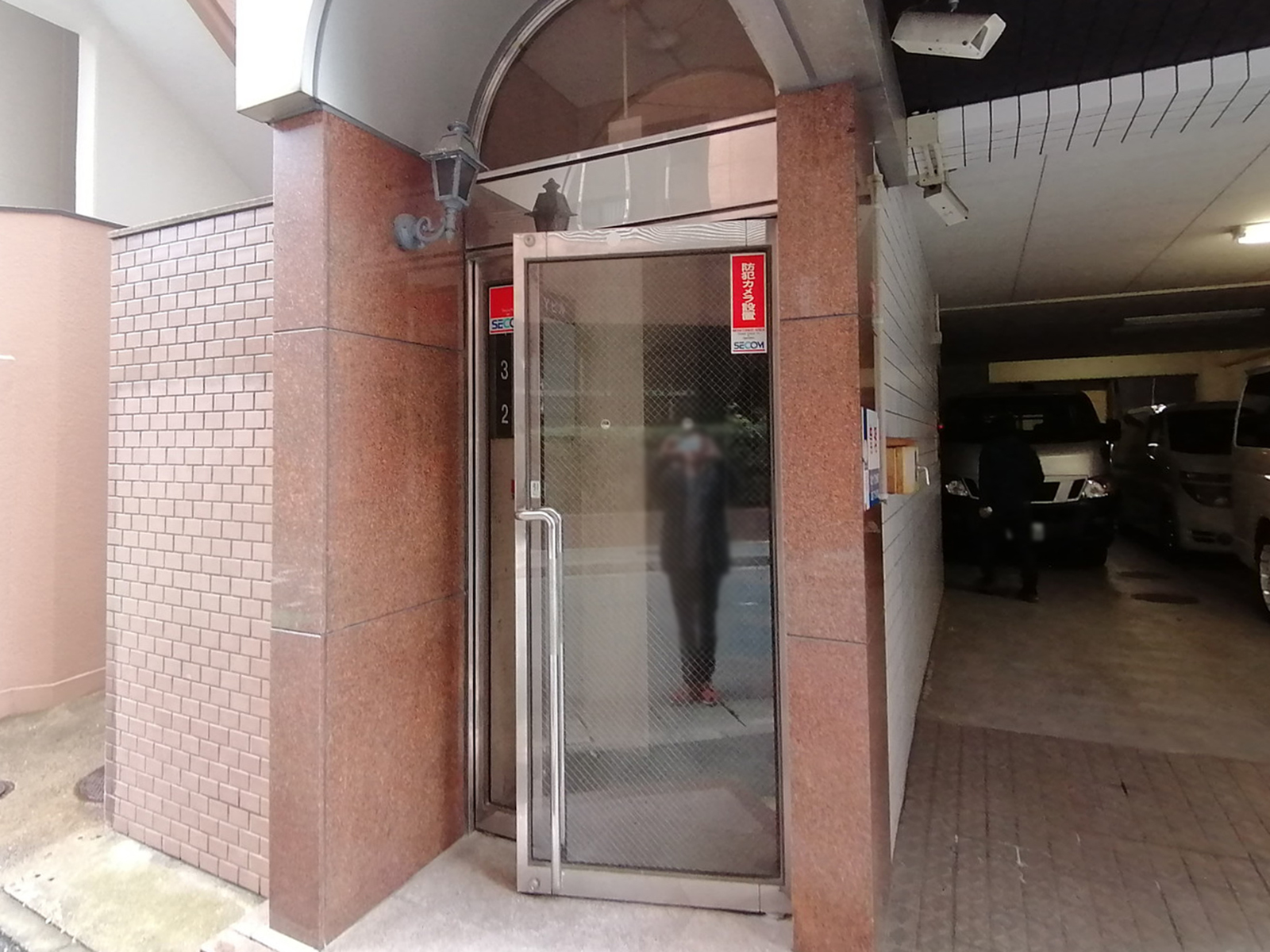 オフィスビル出入口