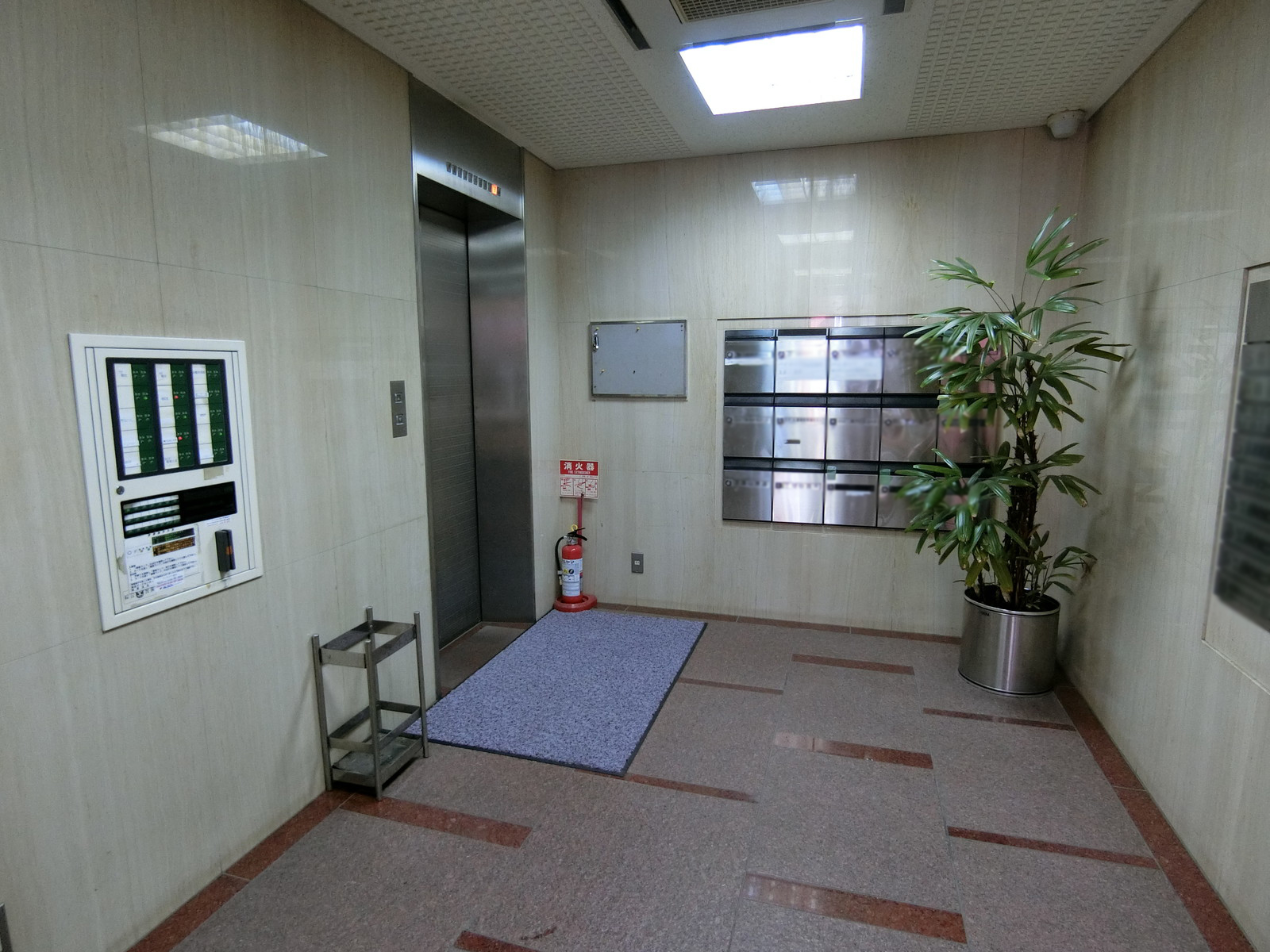 エントランスホール
