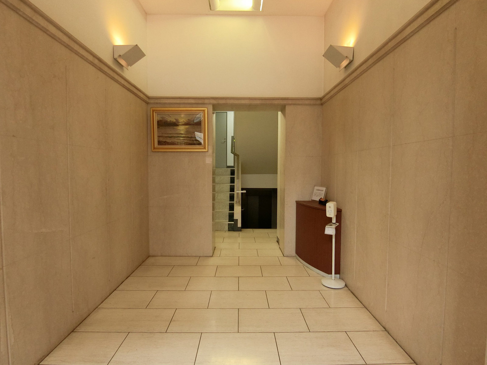 エントランスホール