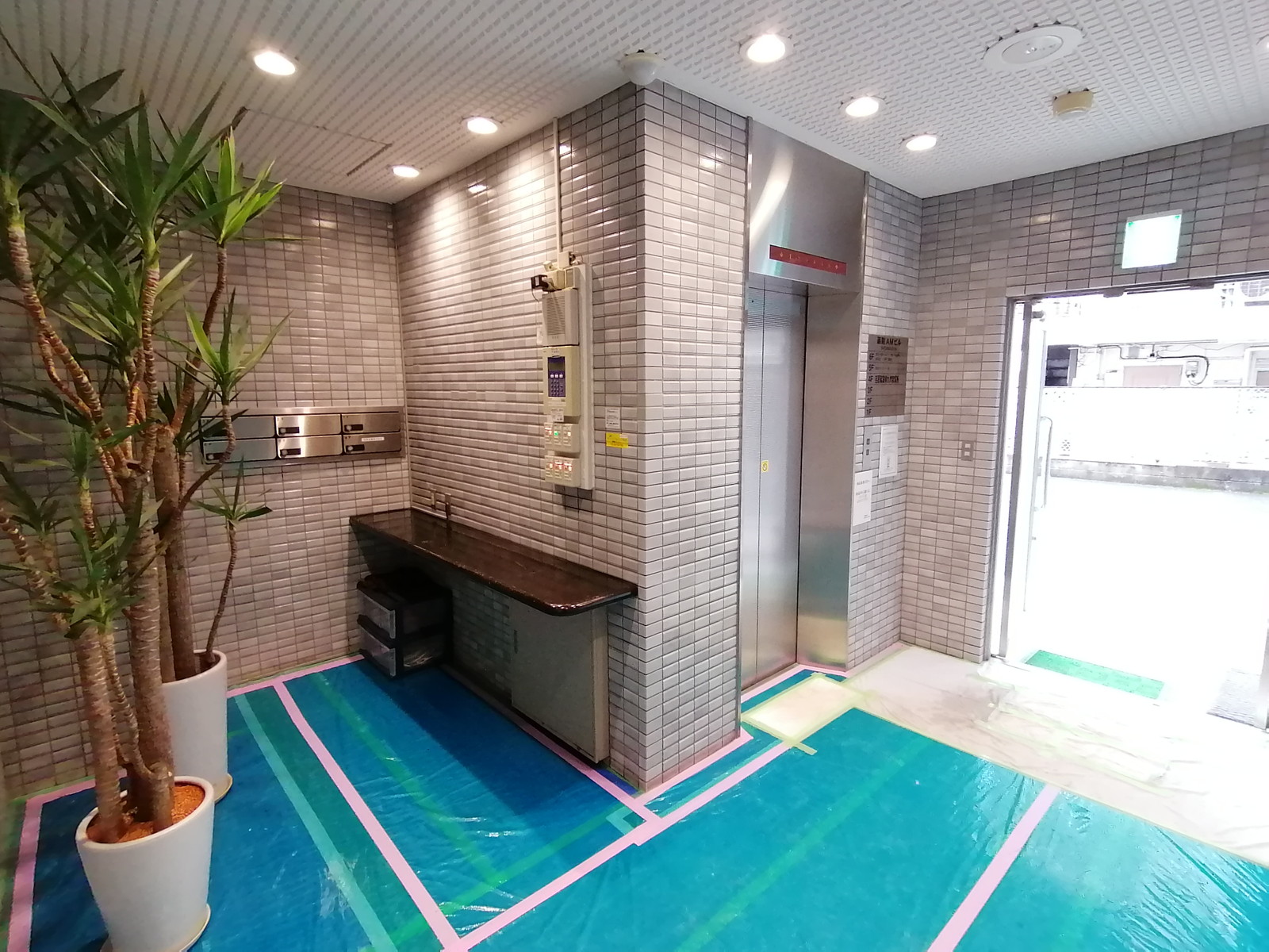 エントランスホール