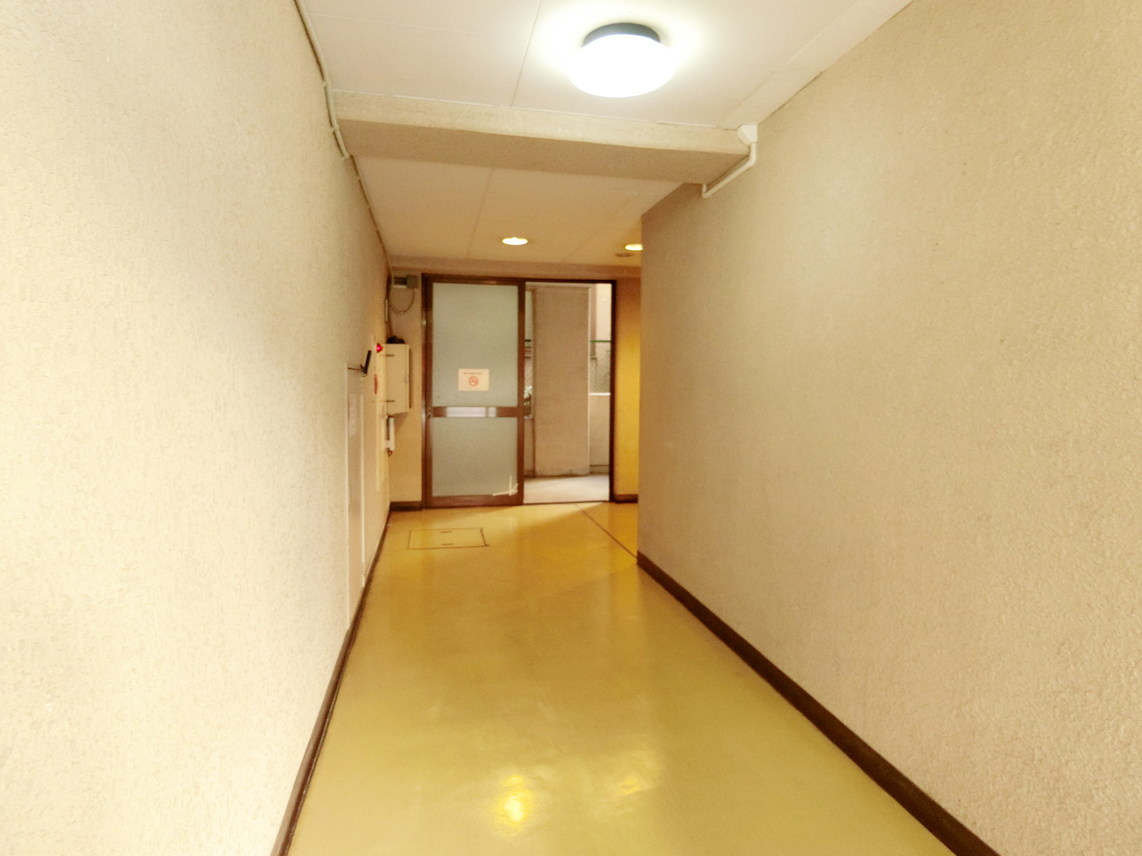 エントランス内部
