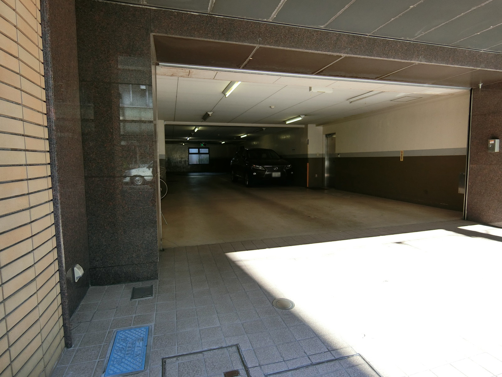 1階の駐車場