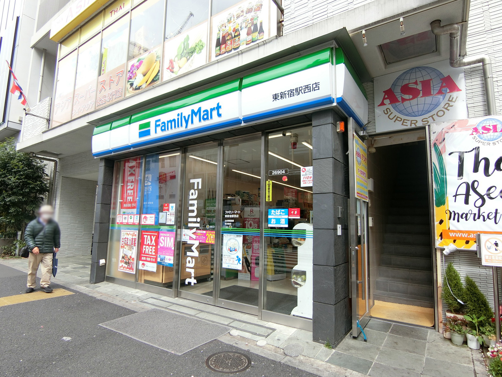 1階のファミリーマート