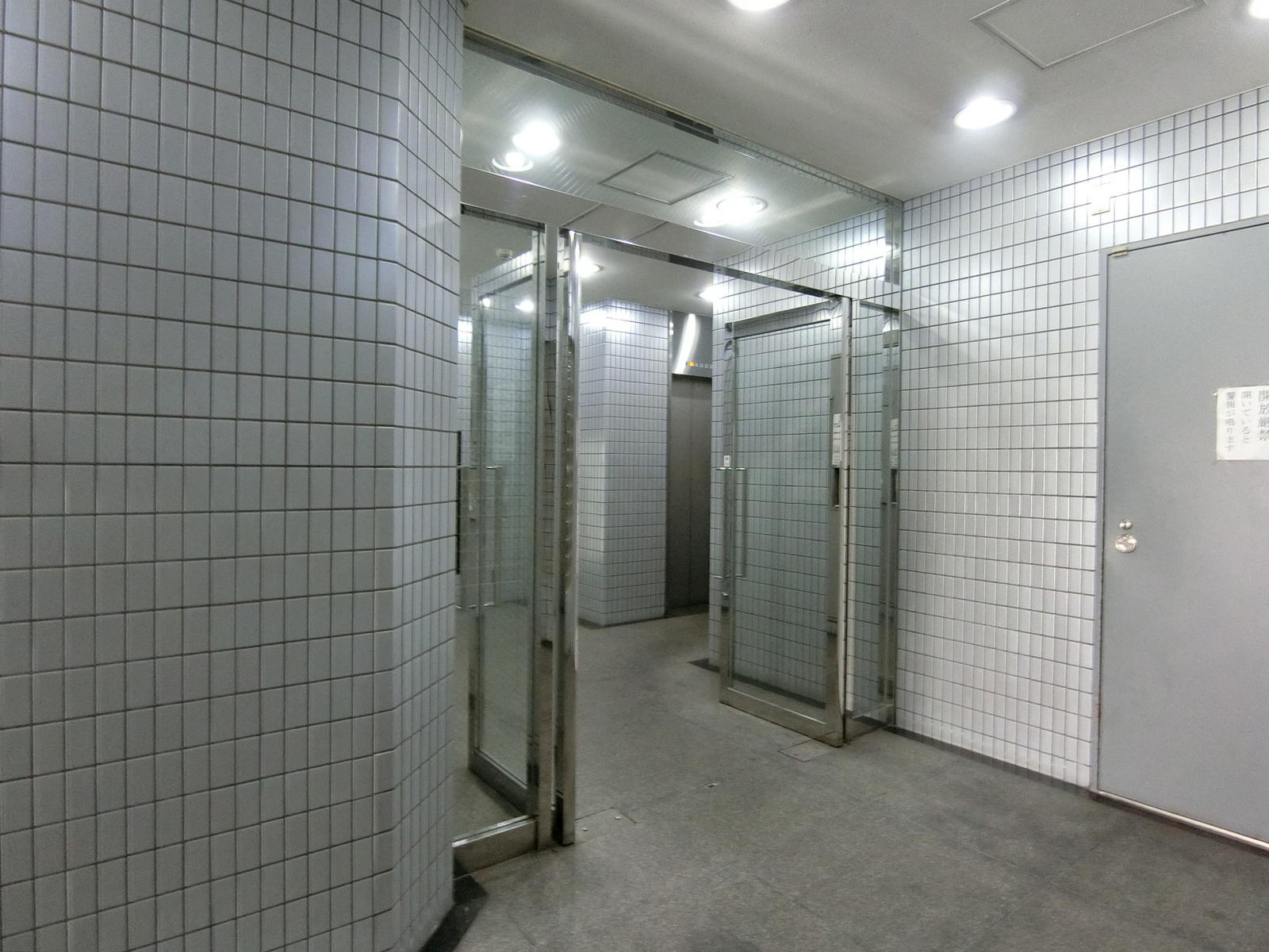 エレベーターホール