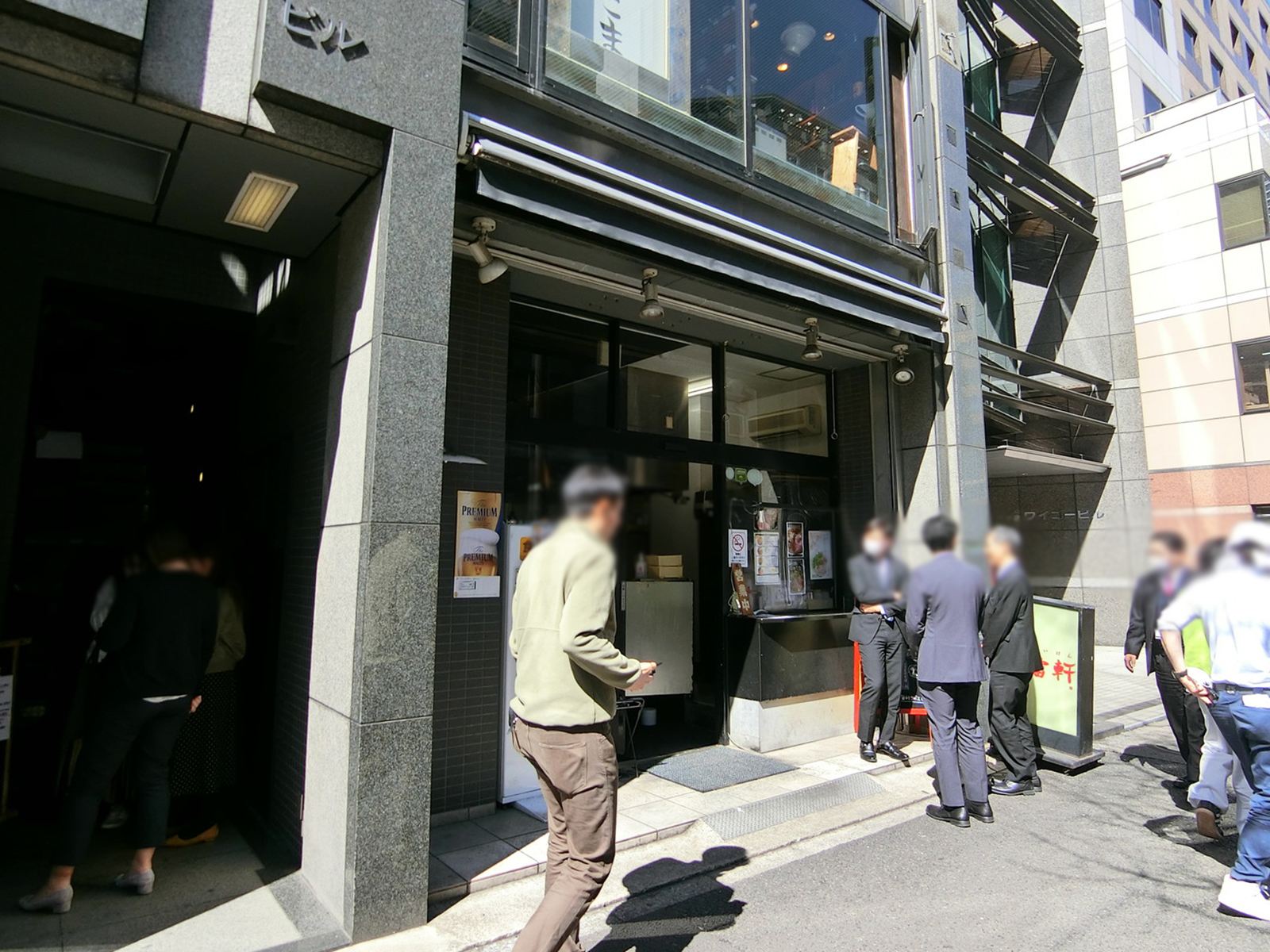 1階飲食店の様子
