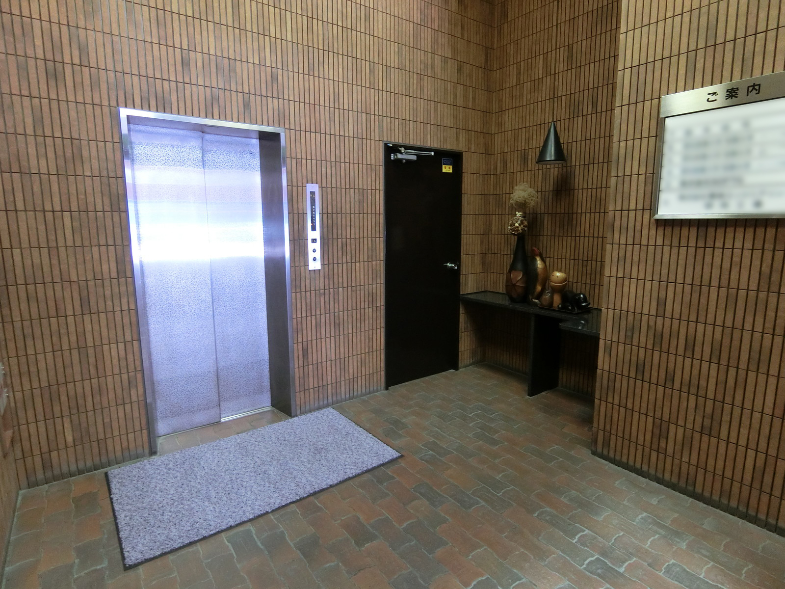 エントランスホール